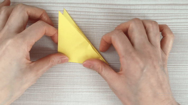 Cách xếp hoa Origami bằng giấy 12