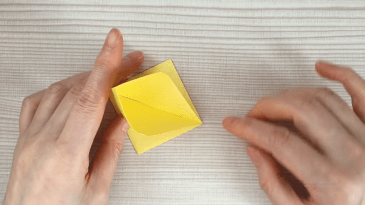 Cách xếp hoa Origami bằng giấy 13