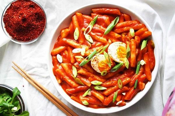 Cách làm sốt tokbokki đơn giản mà siêu ngon, chuẩn vị Hàn Quốc