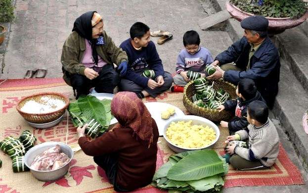 Những phong tục truyền thống trong ngày Tết ở hai miền Nam Bắc