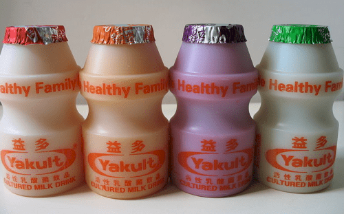 Cách tốt nhất để uống sữa chua Yakult là gì?  |  Hỏi đáp Vatgia