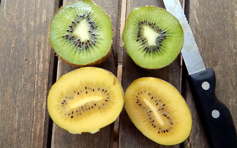 Cách ăn quả kiwi 3