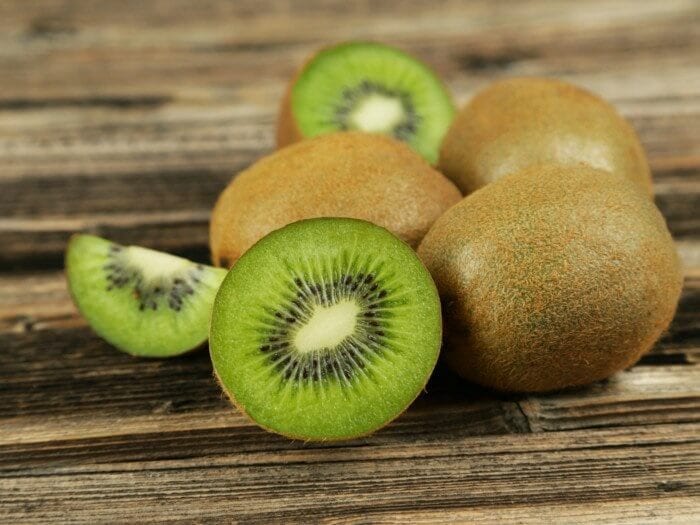 Cách gọt Kiwi đẹp mắt đơn giản, dễ thực hiện, chuẩn ngon